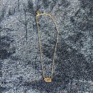 Kendra Scott Elegant Gold Necklace with Oval Pendant